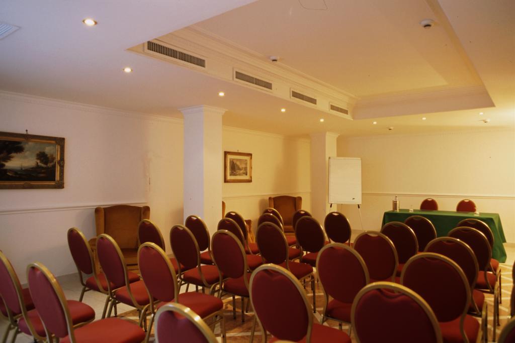 Sunrise Hotel ローマ 設備 写真